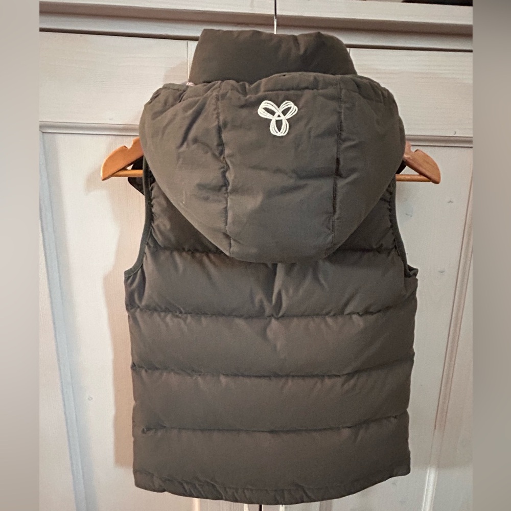 TNA puffer vest with detachable hood - Picture 2 of 8